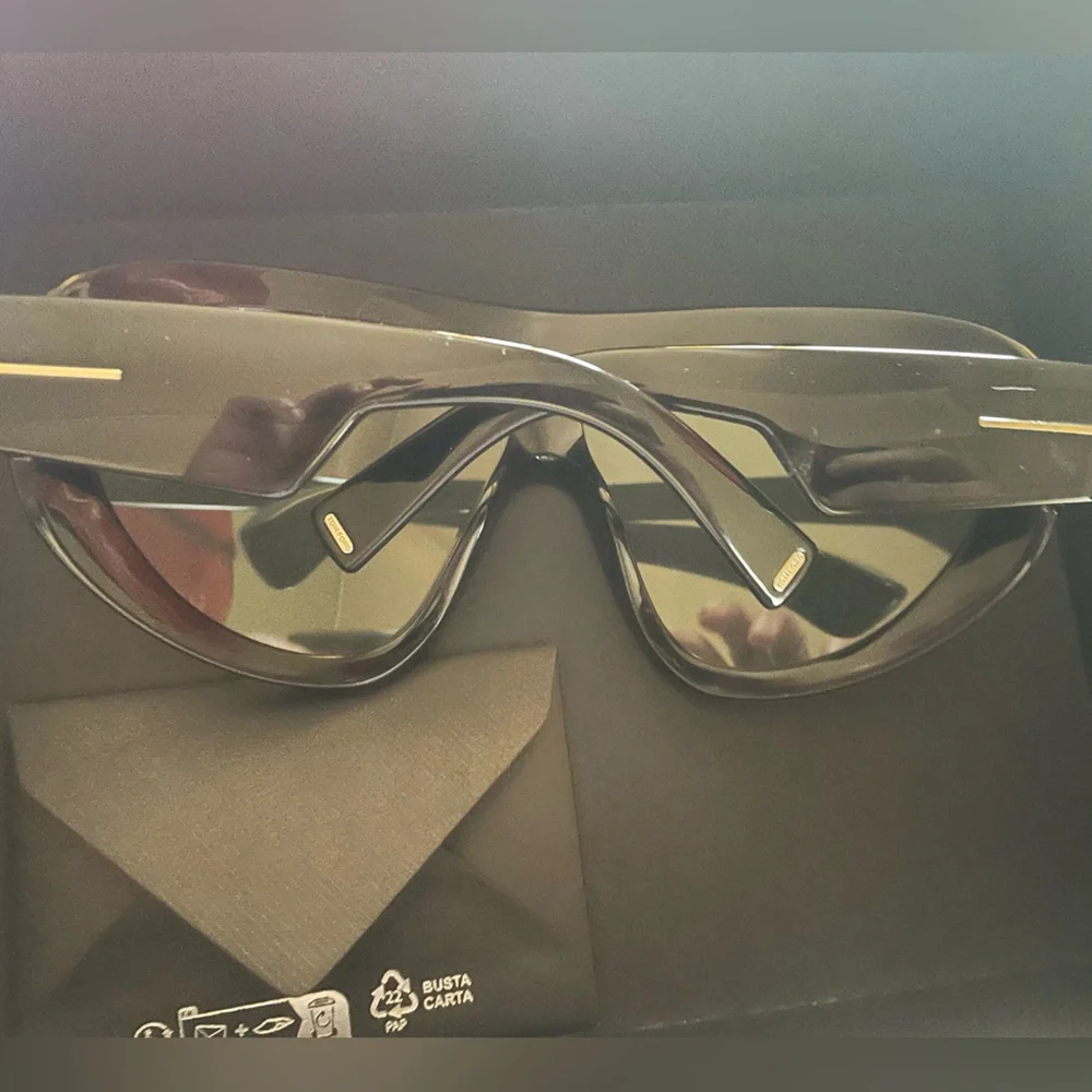 New TOM FORD Rellen Sunglasses in Shiny Black & Terracotta large - Picture 6 of 7